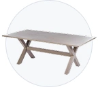 Mueble de madera desgastado, aún funcional