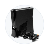 Consola de videojuegos con mando, ejemplo de consolas en subastas online de tecnología.