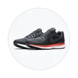 Zapatillas deportivas en subasta online dentro de lotes de calzado para distintos usos